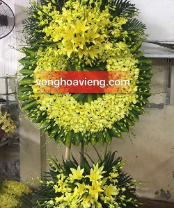 Vòng hoa viếng tại nhà tang lễ 125 Phùng Hưng
