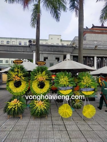 Vòng hoa tang lễ ở quận Thanh Xuân Hà Nội