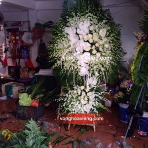 Vòng hoa tại nhà tang lễ số 5 trần thánh tông
