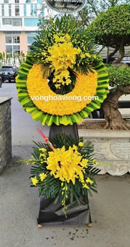 Vòng hoa tang lễ tại Hà Đông