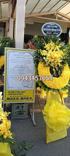 Vòng hoa tang lễ tại Hà Đông