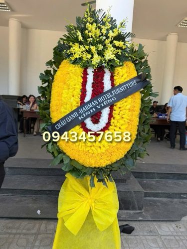 Vòng hoa tại nhà tang lễ số 5 trần thánh tông