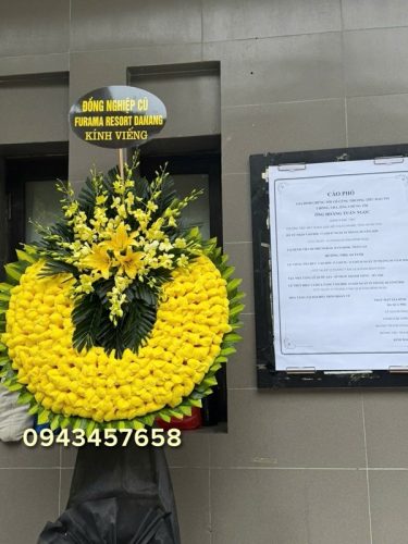 Vòng hoa tại nhà tang lễ số 5 trần thánh tông