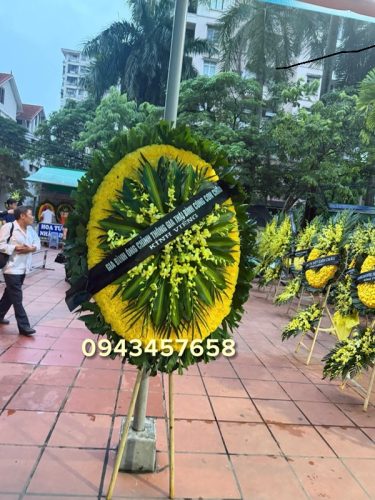 Vòng hoa tại nhà tang lễ bệnh viện thanh nhàn