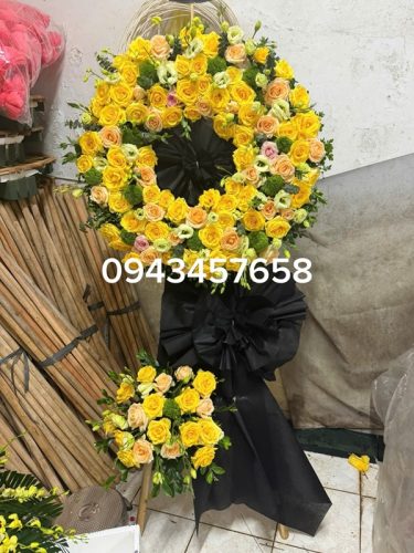 Vòng hoa viếng tại bệnh viện đống đa