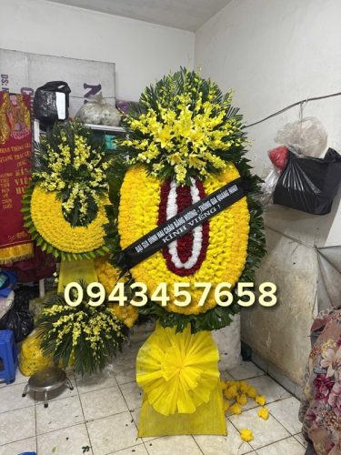 Vòng hoa viếng tại nhà tang lễ 354